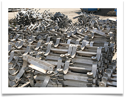 Különböző méretű rozsdamentes és szénacél csőbilincsek