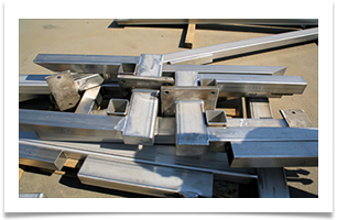 Rozsdamentes és szénacél csőtartó szerkezetek gyártása