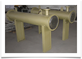 Merevcsőköteges hőcserélő berendezés