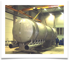 23 m3-es, belül 0,8 µ-re polírozott rozsdamentes tartály, India